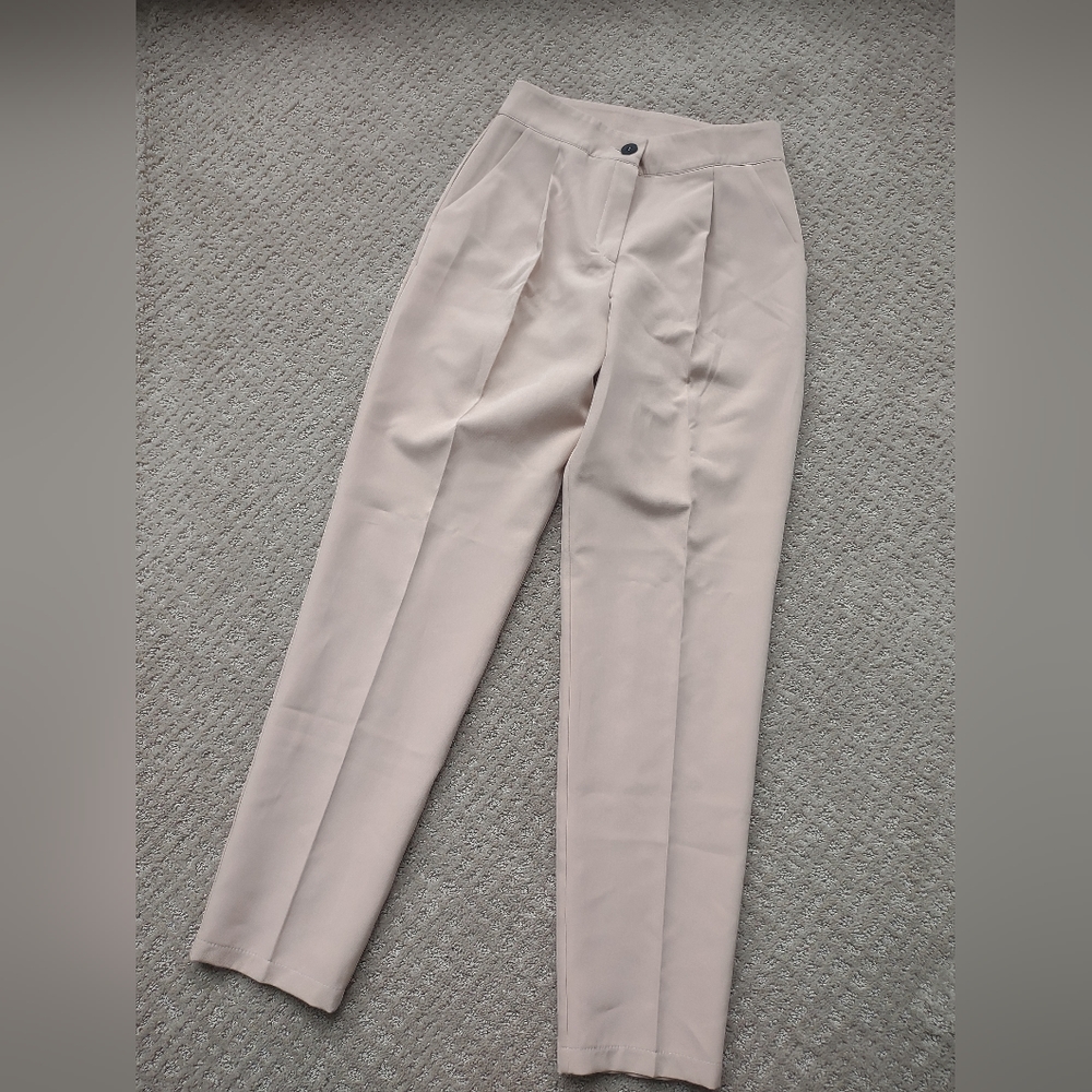 Elegant Cream Women's Pants - Picture 4 of 9